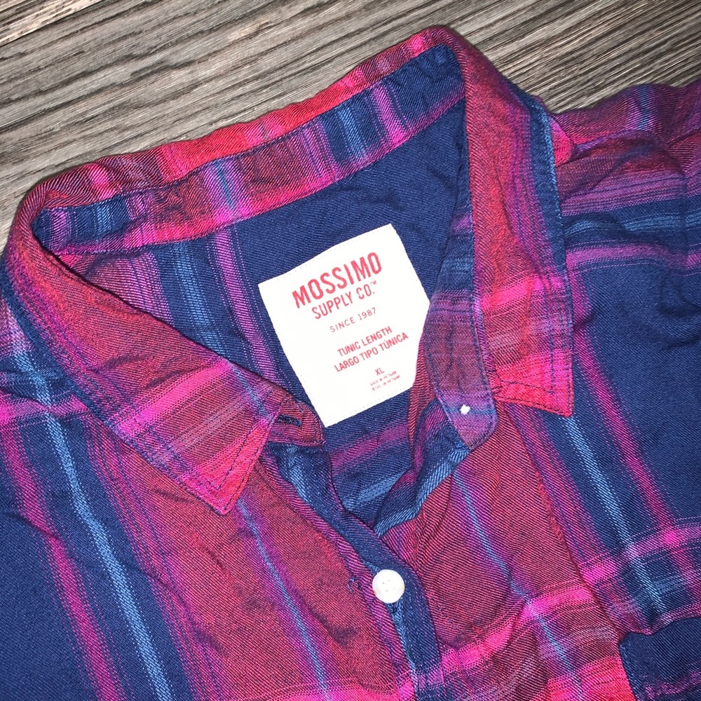 Tunic length plaid top!